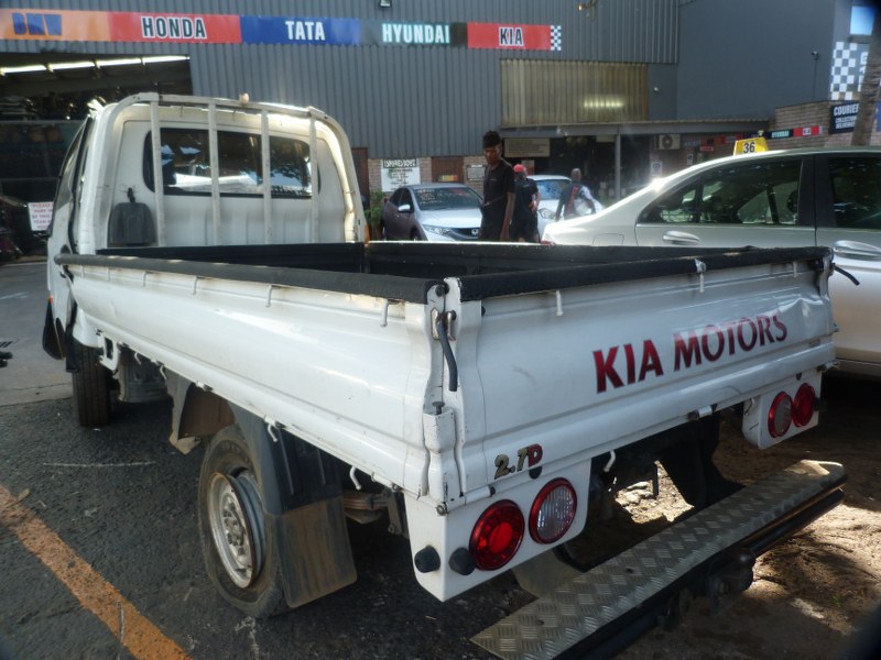 Kia K2700 2.7D Workhorse Manual White - 2011 STRIPPING FOR SPARES. CALL ...