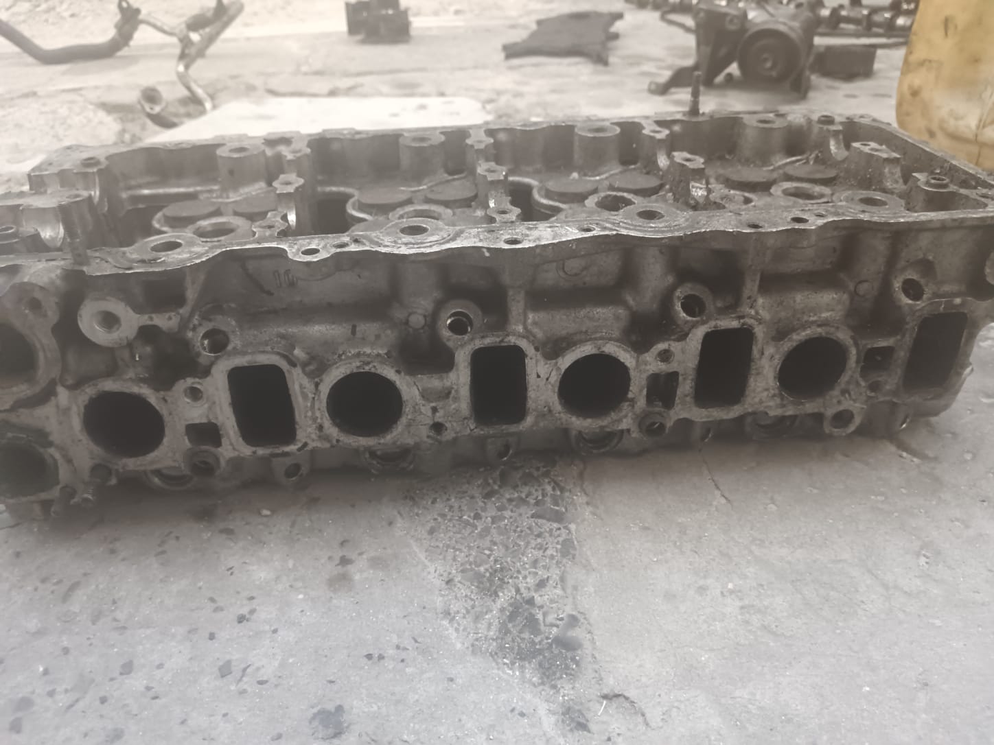 Toyota hilux or quantum 2.5diesel cylinder head - Private Seller Toyota hilux or quantum 2.5diesel cylinder head - Private Seller