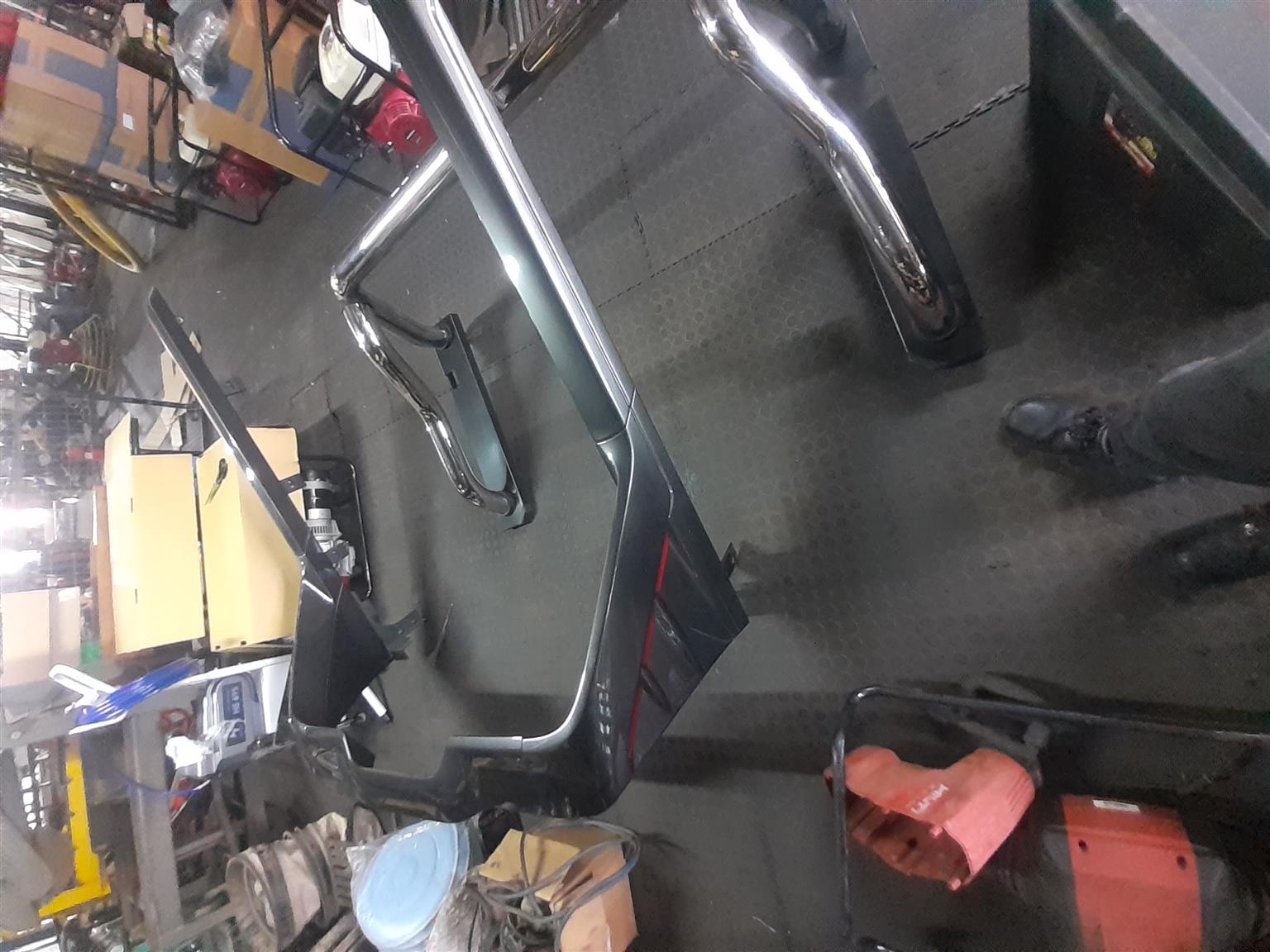 Izuzu v cross sports bar R8500 - Private Seller