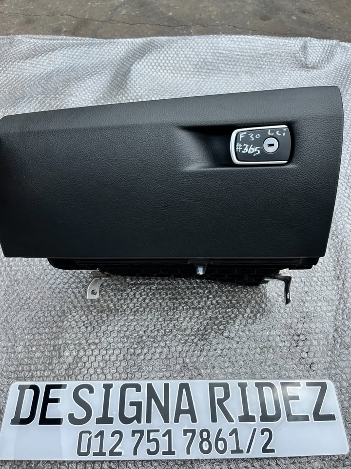 BMW F30 (3-SERIES) LCI GLOVE BOX (CUBBY) AVAILABLE. - Private Seller BMW F30 (3-SERIES) LCI GLOVE BOX (CUBBY) AVAILABLE. - Private Seller