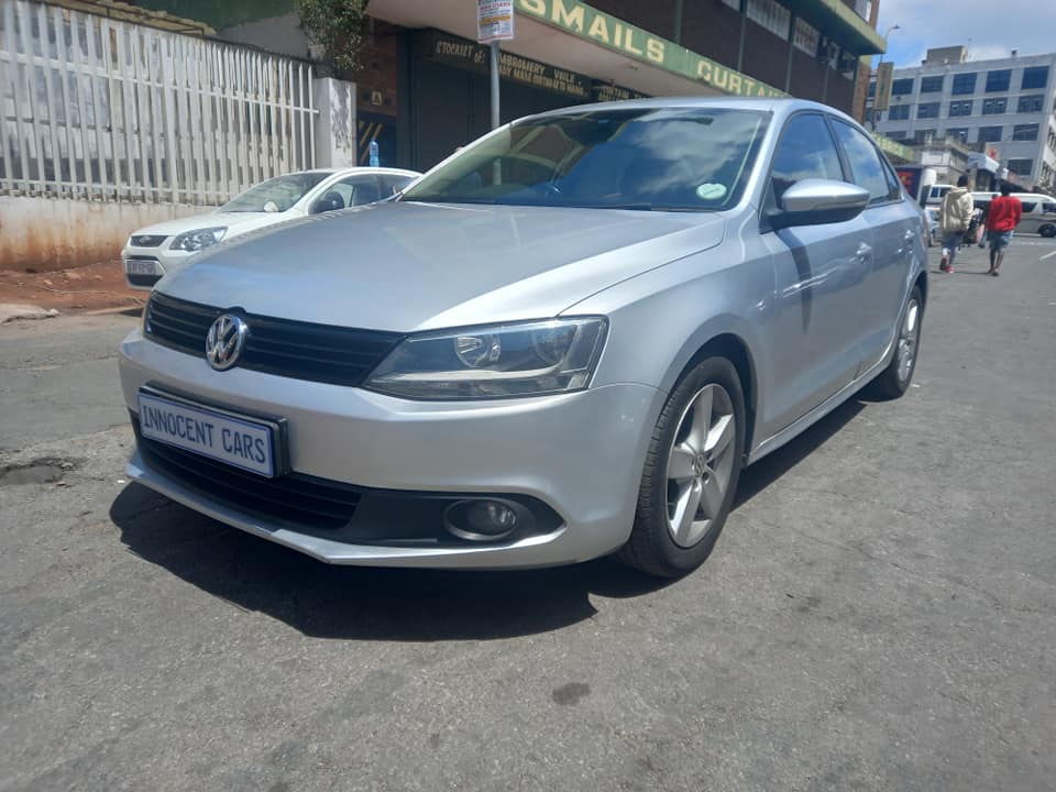 2013 VW JETTA 6 1.4 TSI SEDAN PETROL, MANUAL TRANSMISSION, SILVER COLOUR