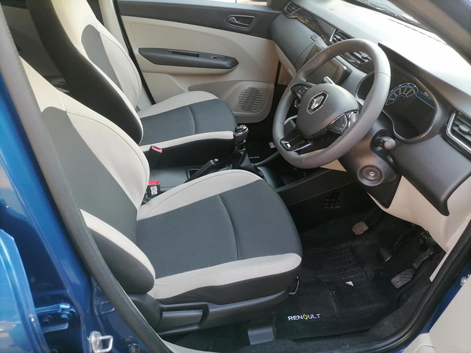 2022 Renault Triber 1.0 Seven seater Services book