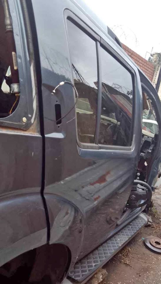 Nissan Pathfinder right rear door - Private Seller Nissan Pathfinder right rear door - Private Seller