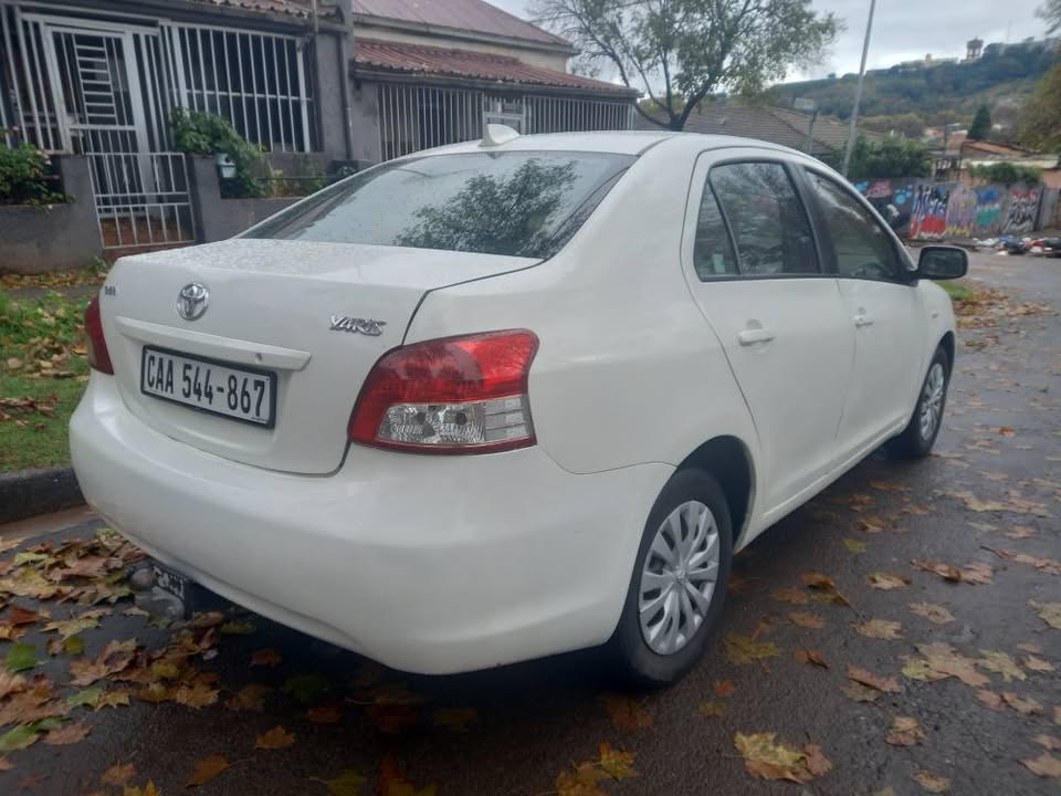 2007 Toyota Yaris Sedan T3 Petrol, Manual, White, 93000kms