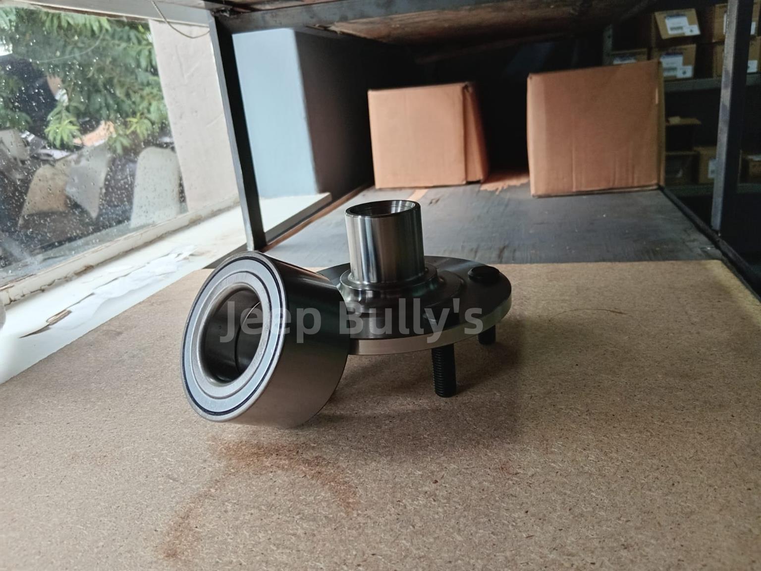 Complete Wheel Hub - Jeep Compass - Private Seller Complete Wheel Hub - Jeep Compass - Private Seller