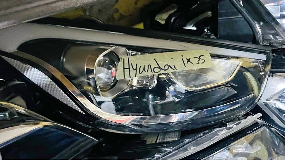 Hyundai ix35 headlight - Private Seller Hyundai ix35 headlight - Private Seller
