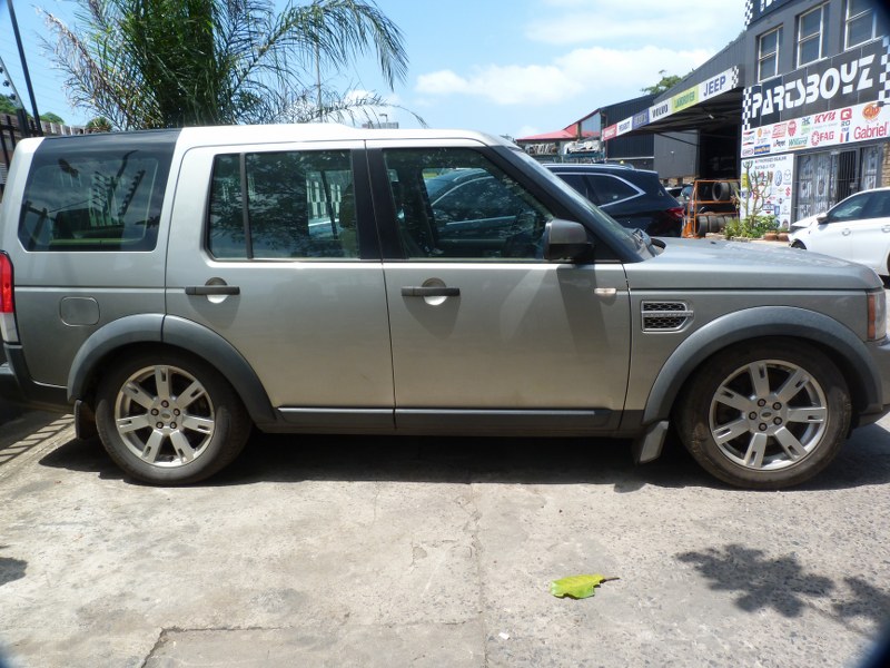Land Rover Discovery 4 3.0 TD SD V6 S AT - 2010 STRIPPING FOR SPARES - Private Seller Land Rover Discovery 4 3.0 TD SD V6 S AT - 2010 STRIPPING FOR SPARES - Private Seller