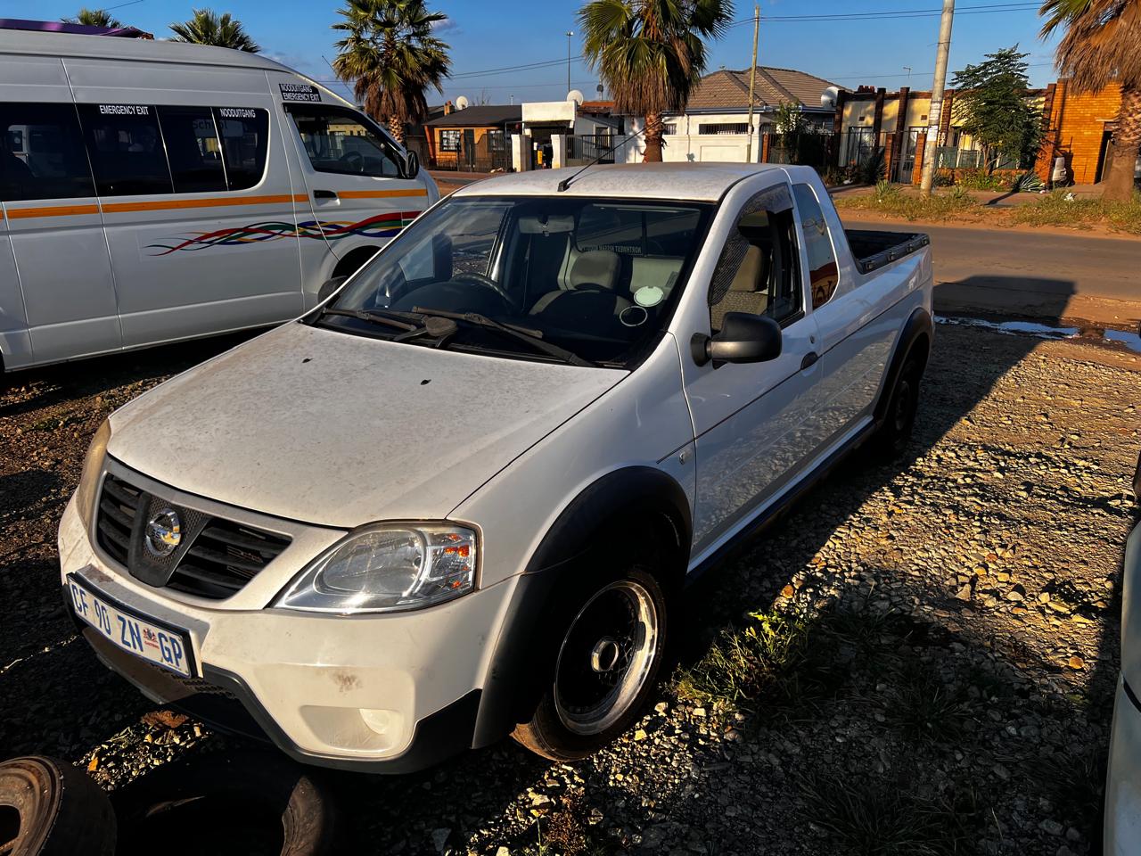 Np200 utility bakkie