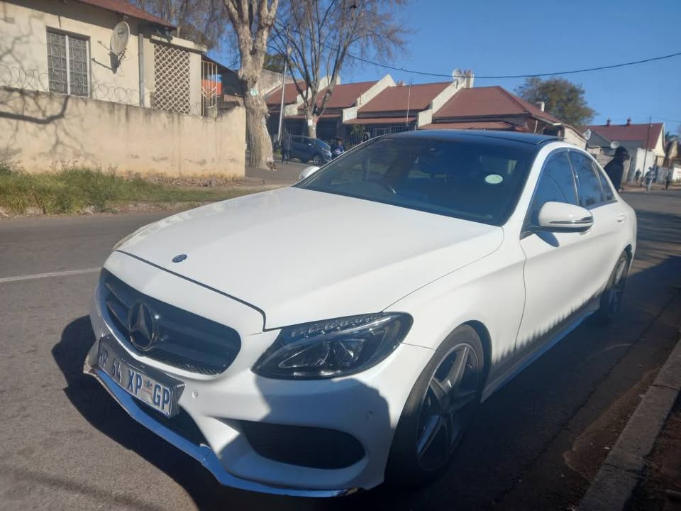 2016 Mercedes Benz C200 AMG AUTOMATIC, Sunroof, Leather seat, Service book