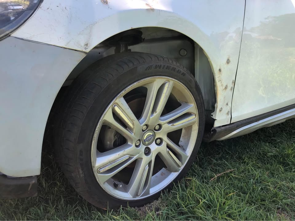 Volvo V40 T4 Spares for Stripping