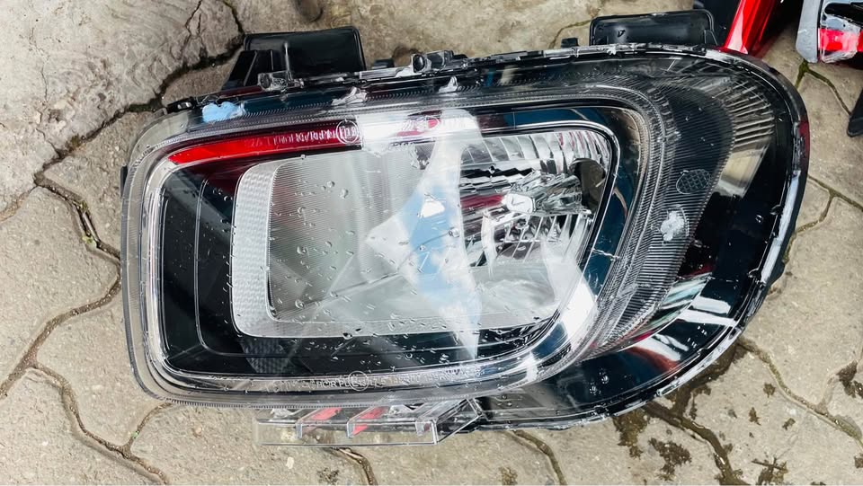 Hyundai Venue headlight - Private Seller Hyundai Venue headlight - Private Seller