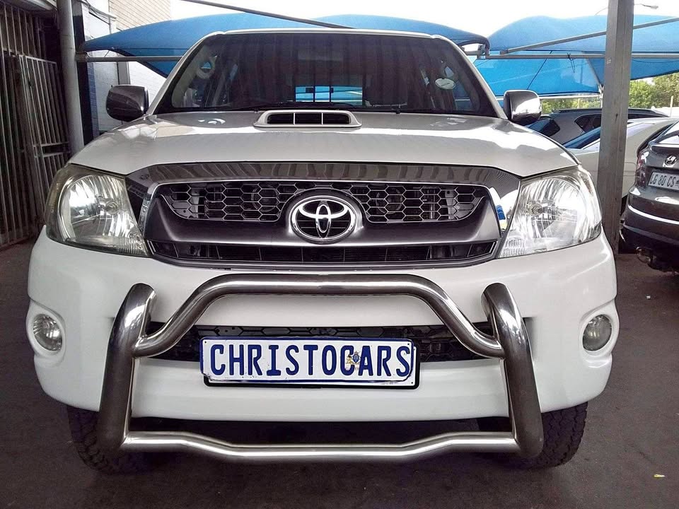 2011 Toyota Hilux double cab D4D manual 2011