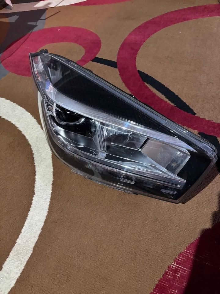 Chery Tigo 4 Pro Headlight - Private Seller Chery Tigo 4 Pro Headlight - Private Seller
