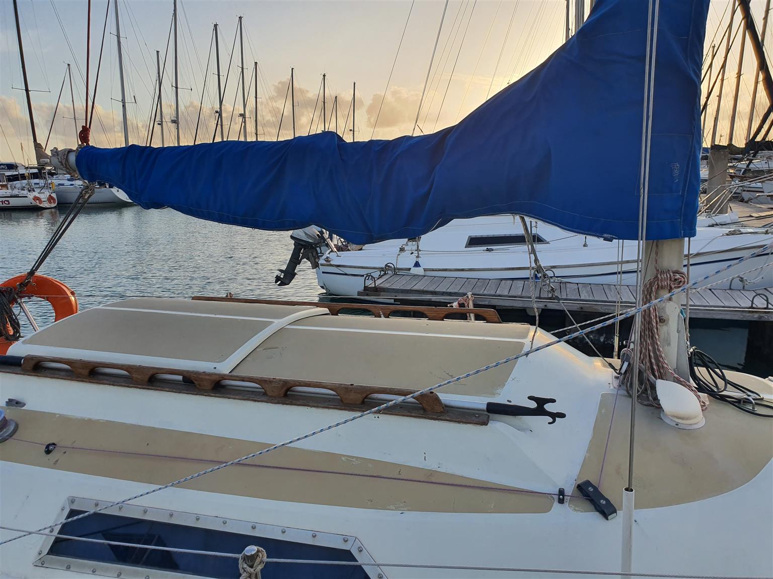 Holiday 23 Sail Boat