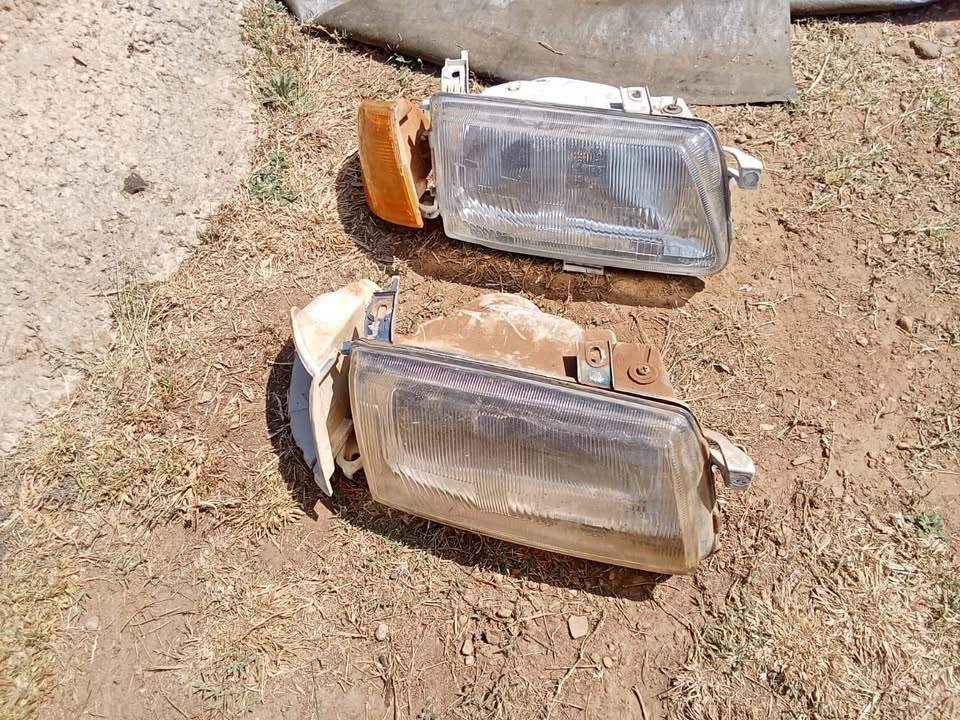 Opel Astra right head lights - Private Seller
