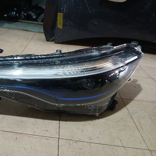 Toyota corolla cross headlight - Private Seller