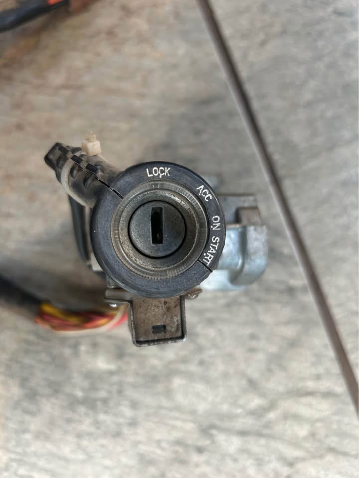 Tata Xenon 3.0 Dicor Lockset Available Call or WhatsApp - Private Seller Tata Xenon 3.0 Dicor Lockset Available Call or WhatsApp - Private Seller
