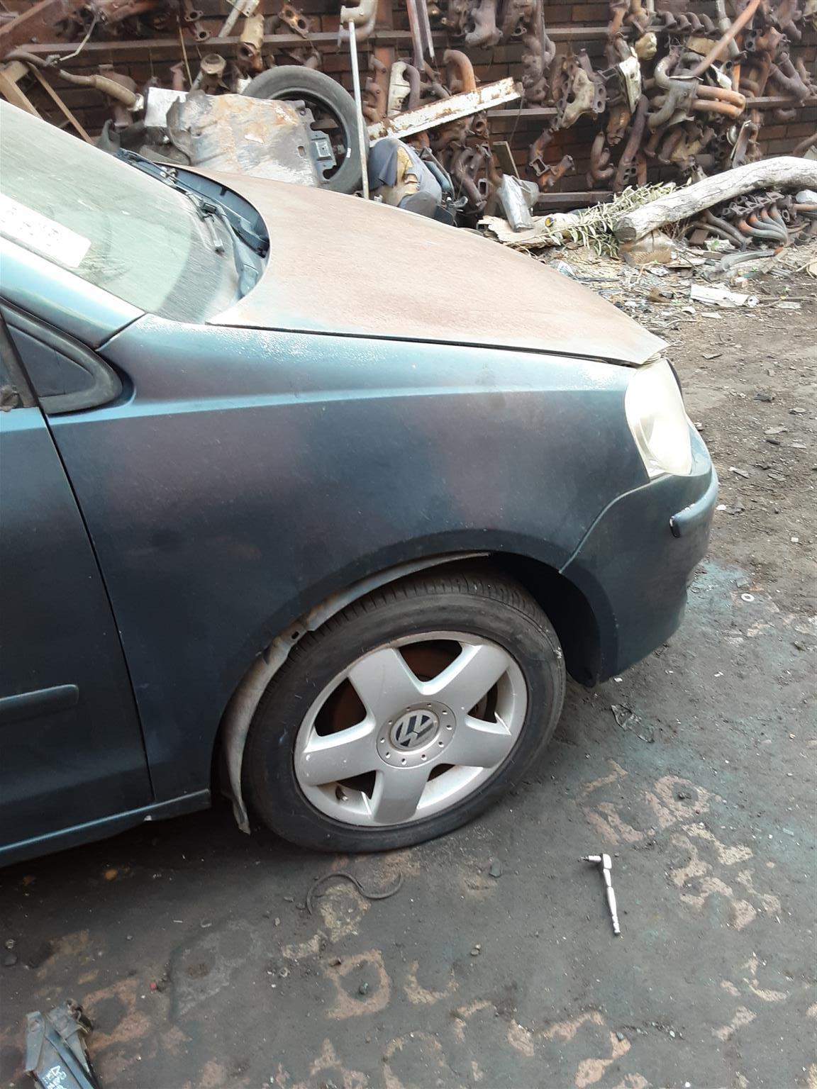 Stripping VW POLO 2004 for SPARES - Private Seller