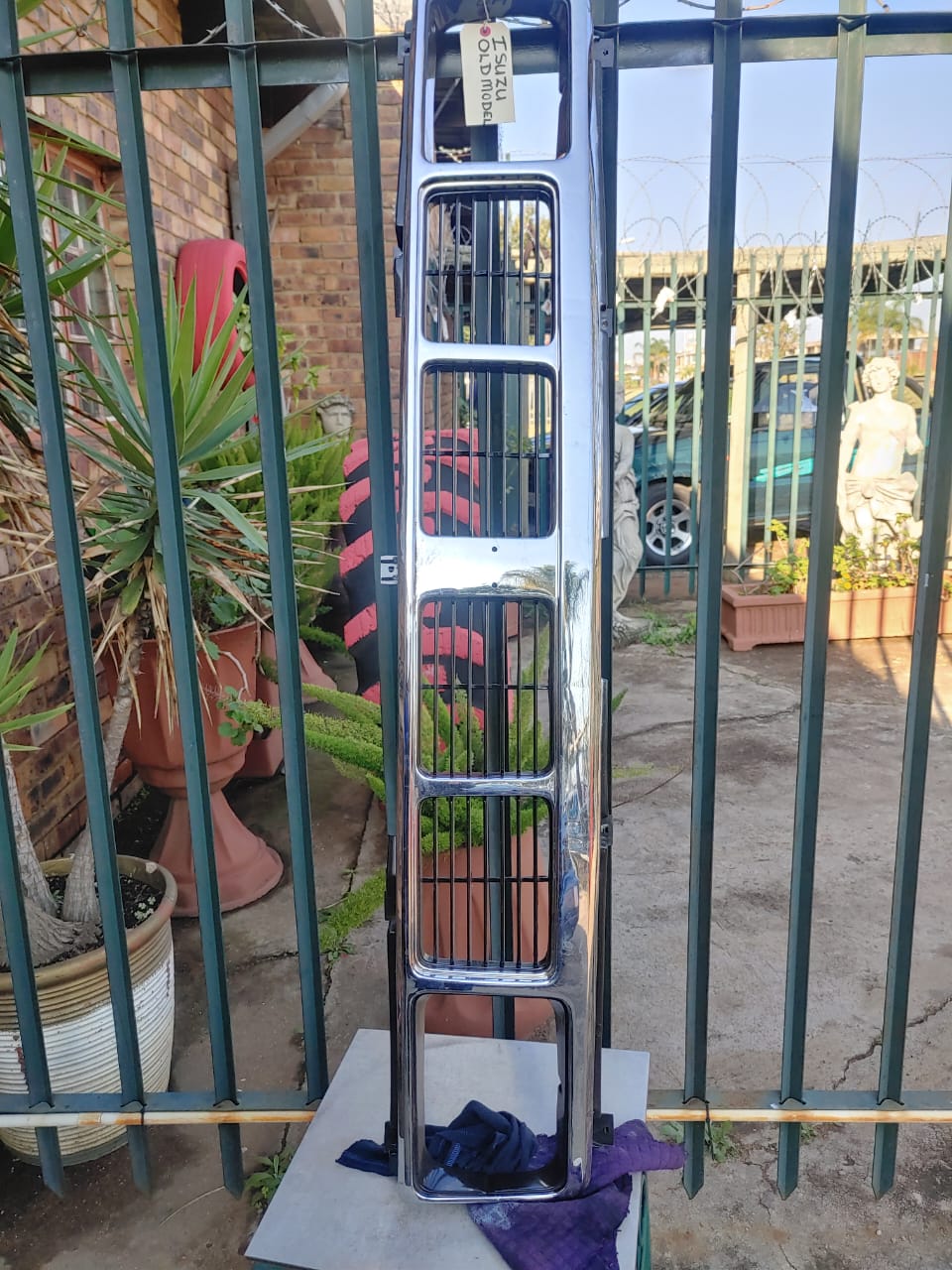 ISUZU GRILL FOR SALE ISUZU GRILL FOR SALE