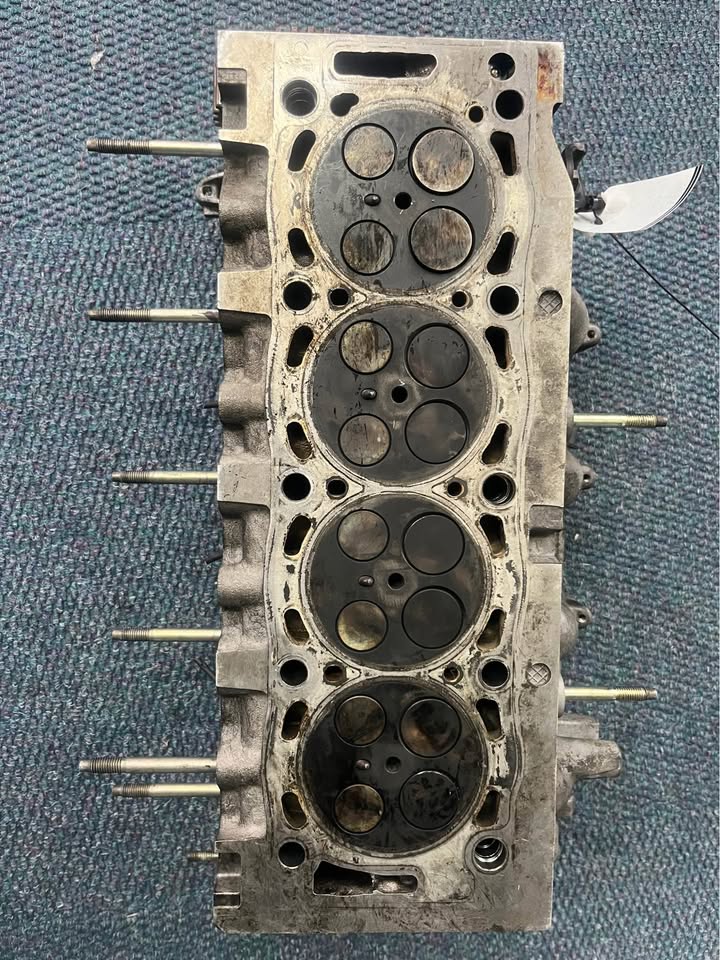 D4204T CYLINDER HEAD  2.0 C30 C70 V50 S40 FORD FOCUS - Private Seller