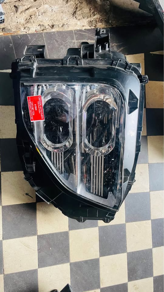 Mitsubishi Eclipse Cross headlight - Private Seller Mitsubishi Eclipse Cross headlight - Private Seller