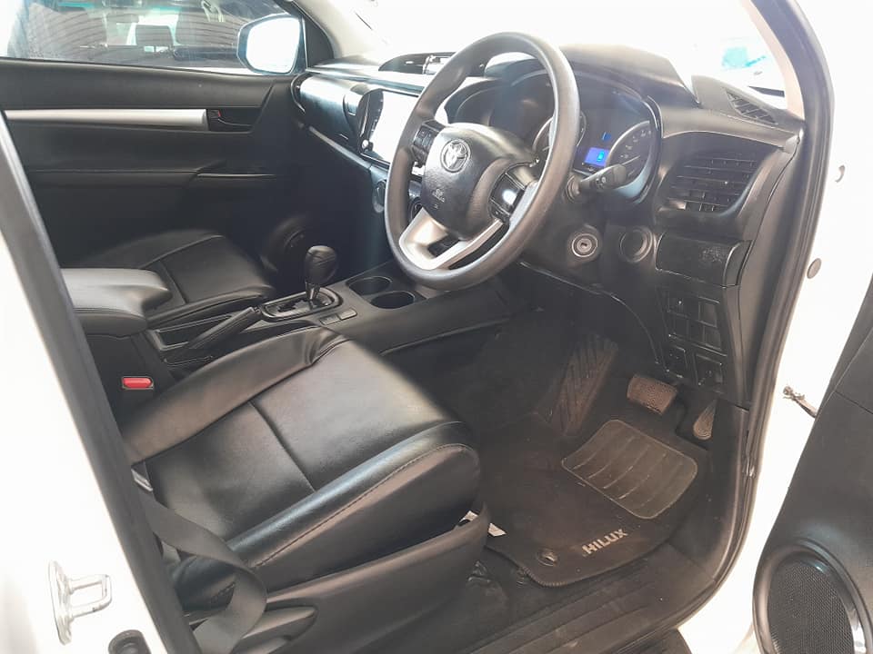 2020 TOYOTA HILUX 2.4 GD6SRX DOUBLE CAB WITH CANOPY AUTOMATIC