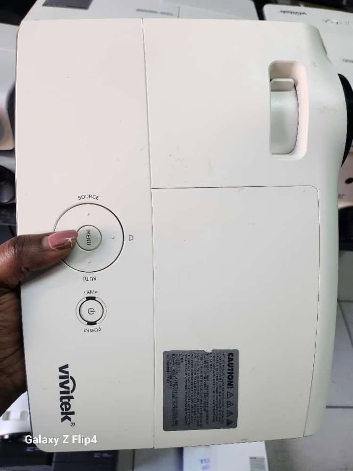 Vivitek D555WH DLP Projector with HDMI Grade A Pre Owned