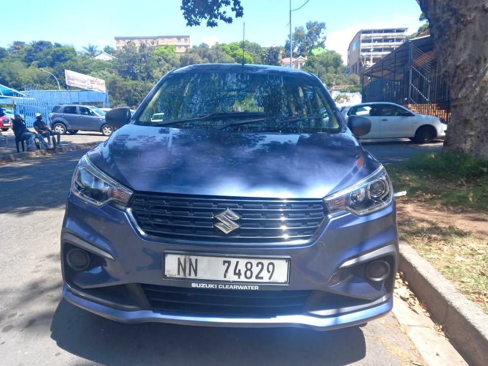 2020 Suzuki  Ertiga 1.5 Petrol Manual, Blue Color. Mileage 41000kms 7 seater.