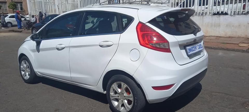 2009 FORD FIESTA 1.6, MANUAL, WHITE COLOUR, 95000KM