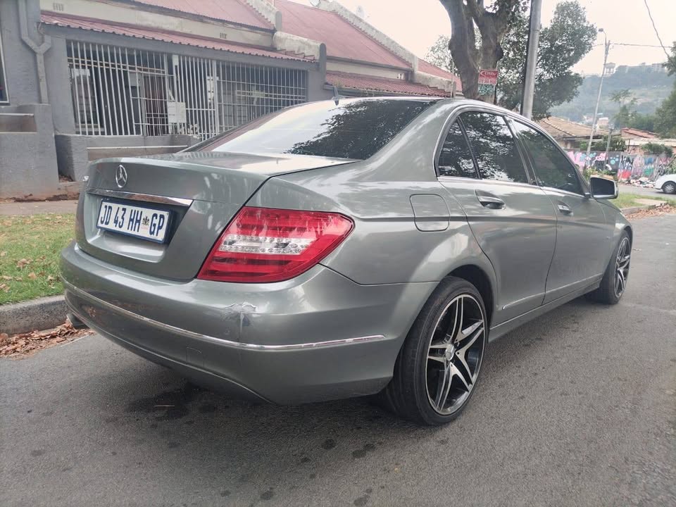 2012 Mercedes Benz C200