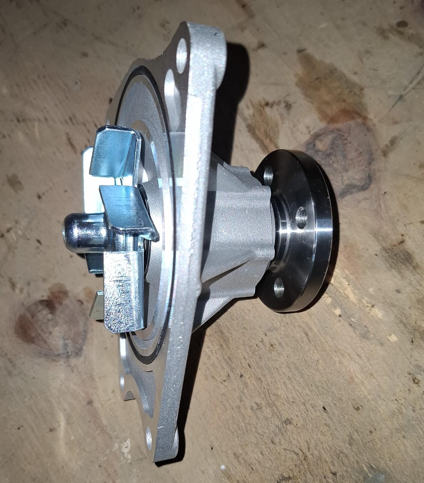 New Water Pump for Mitsubishi Pajero 3.2 (4M41 Engine) | Cooling System Spares New Water Pump for Mitsubishi Pajero 3.2 (4M41 Engine) | Cooling System Spares