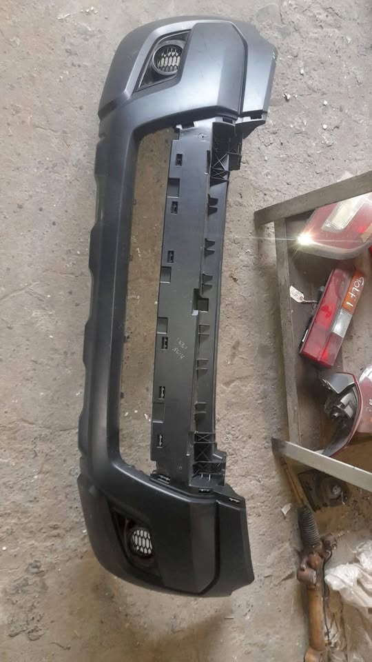 FORD RANGER T7 FRONT BUMPER - Private Seller FORD RANGER T7 FRONT BUMPER - Private Seller