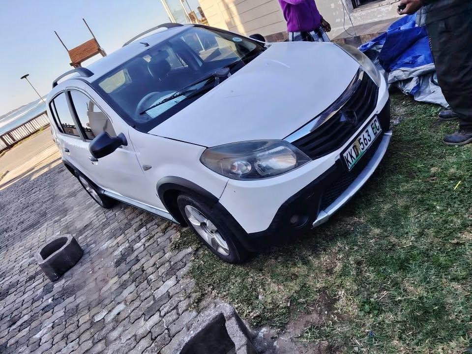 Sandero 2012 engine 1.6k7m good parts for sale