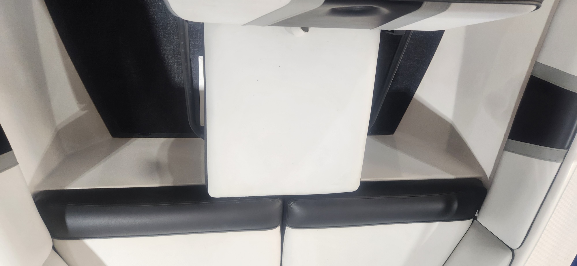 CITATION 600 CC ON TRAILER 2 X 100 HP SUZUKI 4 STROKES 2019 MODEL 60 HOURS