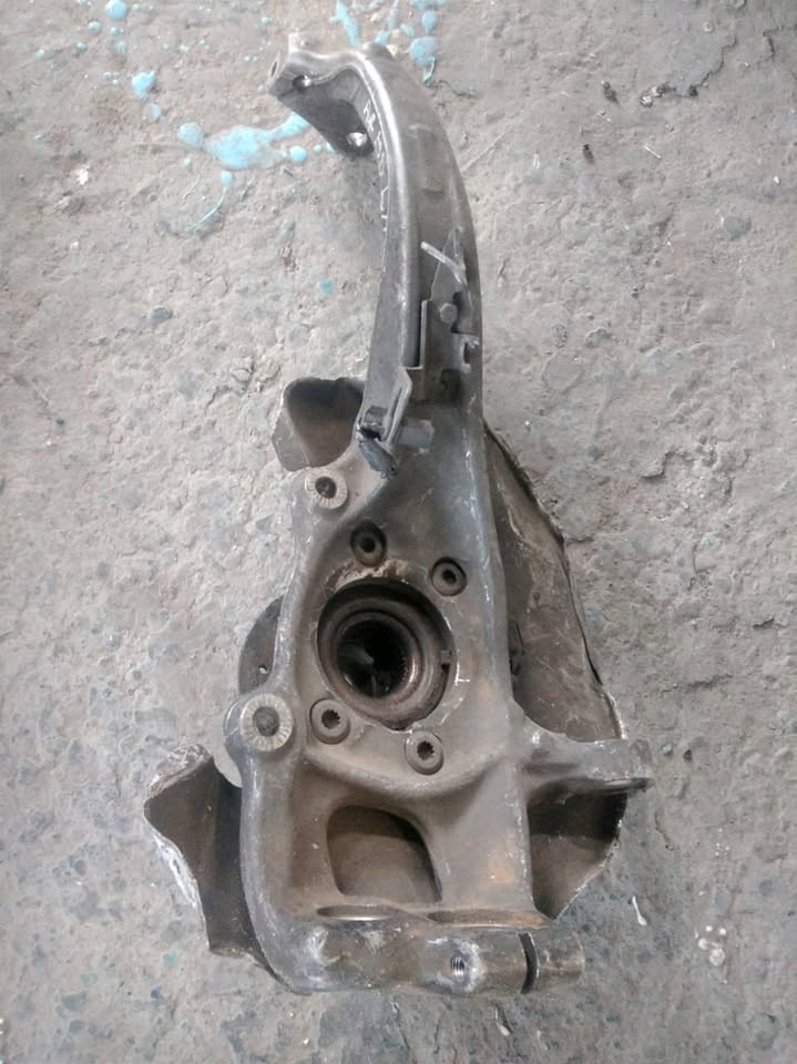 AUDI A4 B8 STUB AXLE - Private Seller AUDI A4 B8 STUB AXLE - Private Seller
