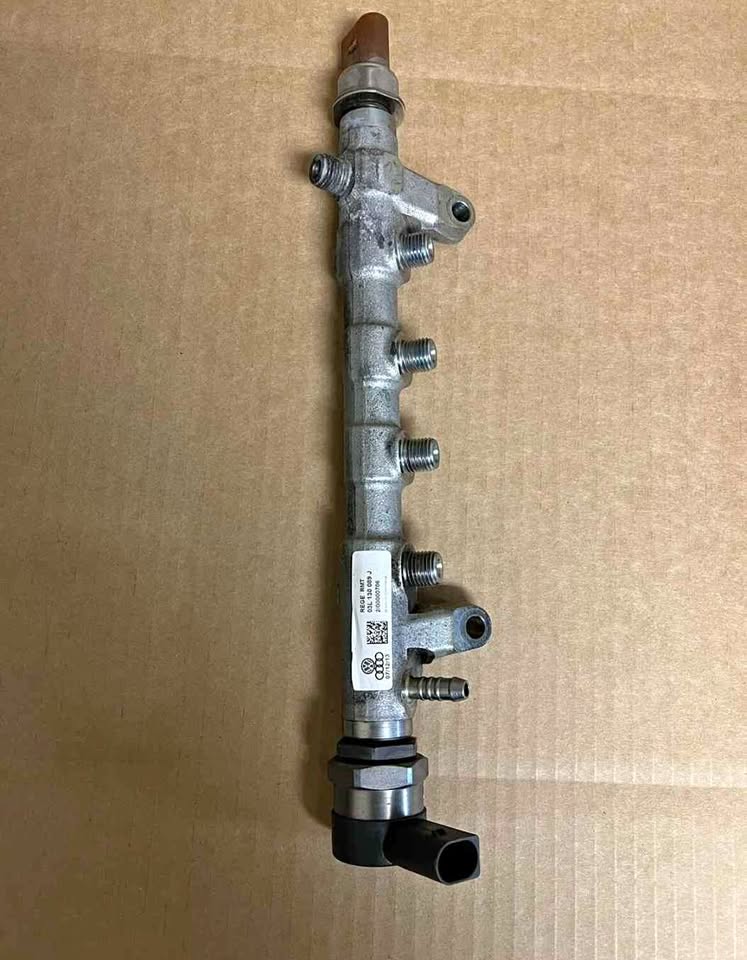 Vw Amarok Transporter Audi A4 Tiguan 2.0tdi Complete Fuel Rail with Sensors - Private Seller Vw Amarok Transporter Audi A4 Tiguan 2.0tdi Complete Fuel Rail with Sensors - Private Seller