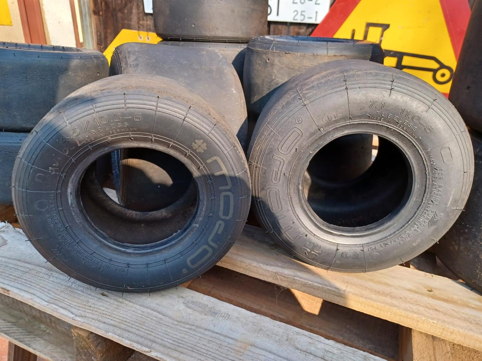 Tyres(Kart racing) Tyres(Kart racing)