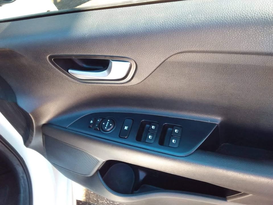 Used Kia Rio hatch 1.4 EX - Private Seller