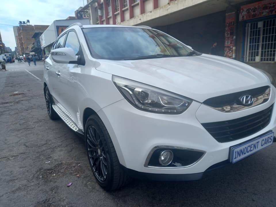 2015 HYUNDAI iX35 2.0 EXECUTIVE PETROL, MANUAL TRANSMISSION, WHITE COLOUR, 129000KM