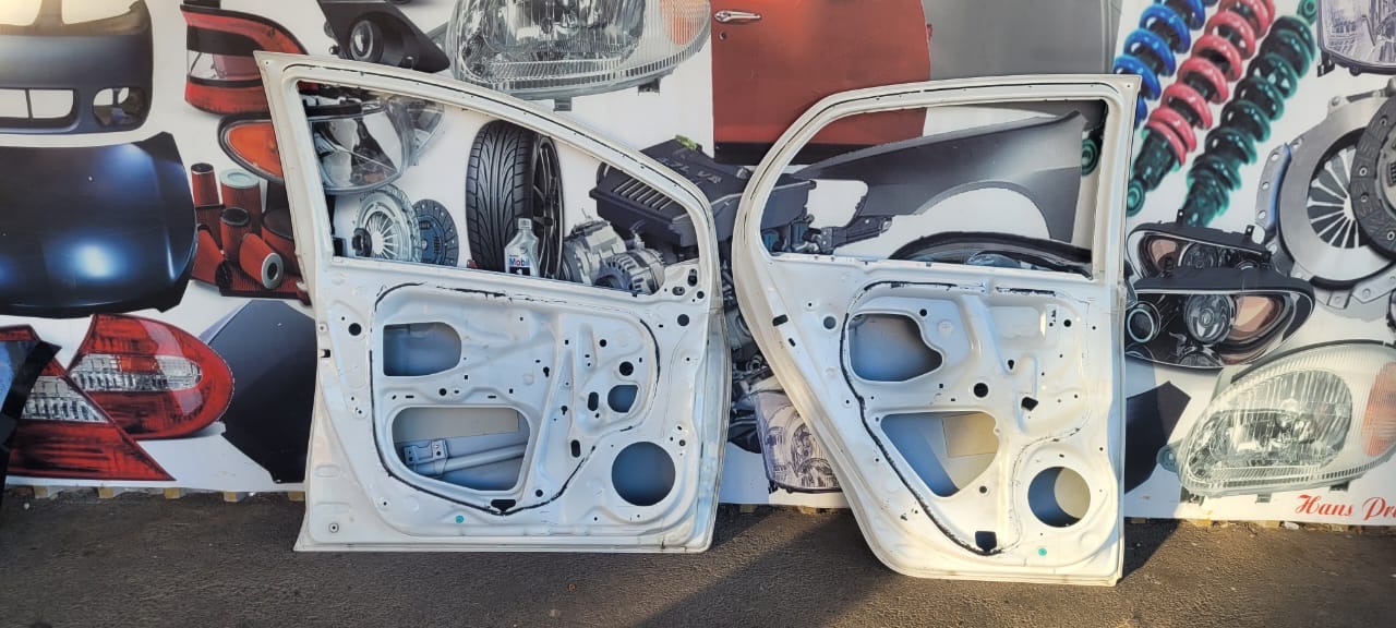 2009 TOYOTA YARIS HATCHBACK LEFT FRONT AND REAR DOOR SHELLS FOR SALE. - Private Seller 2009 TOYOTA YARIS HATCHBACK LEFT FRONT AND REAR DOOR SHELLS FOR SALE. - Private Seller