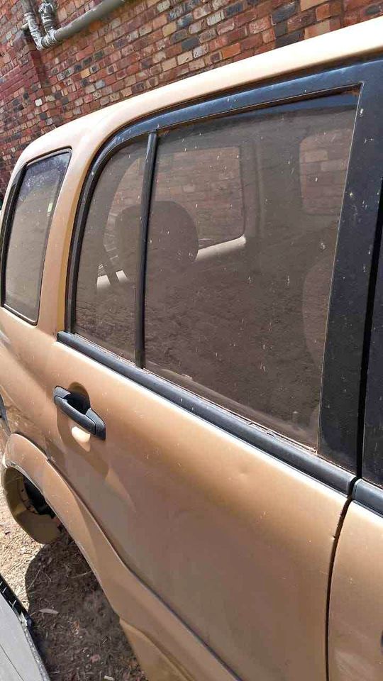 Suzuki Grand Vitara V6 RR door - Private Seller Suzuki Grand Vitara V6 RR door - Private Seller