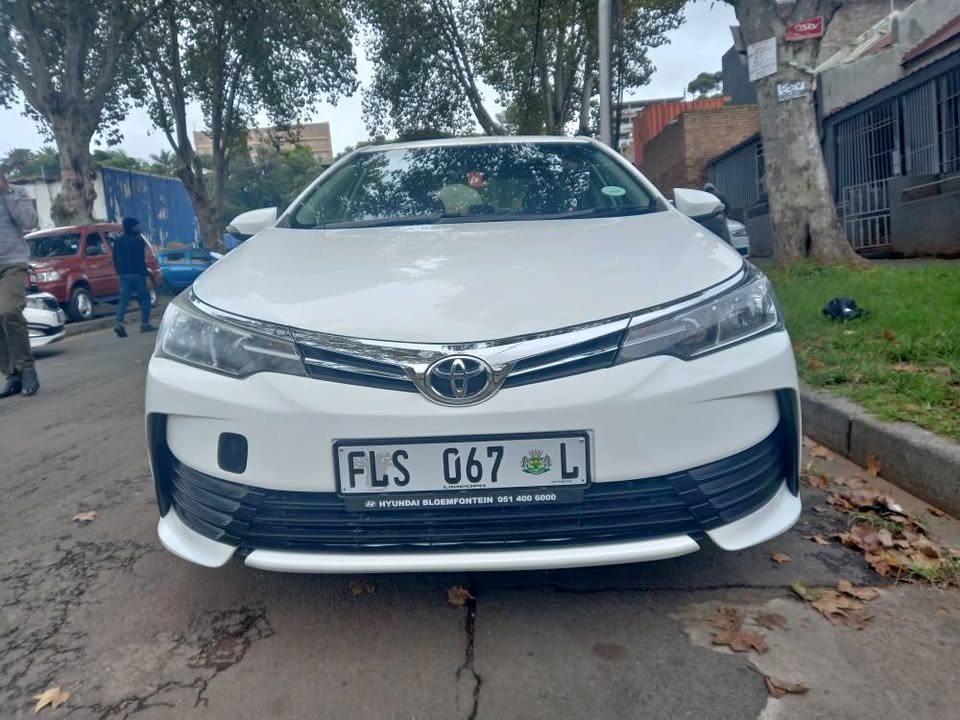 2017 TOYOTA COROLLA PRESTIGE 1.4 D4D DIESEL, MANUAL, WHITE, 75000KMS, Leather seats