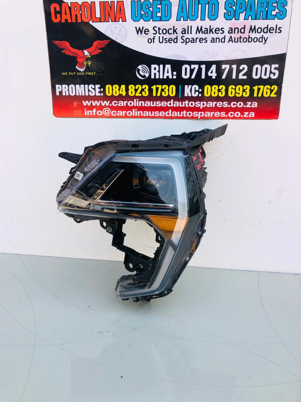 Mahindra XUV 3X0 left side full LED headlight (2024) - Private Seller