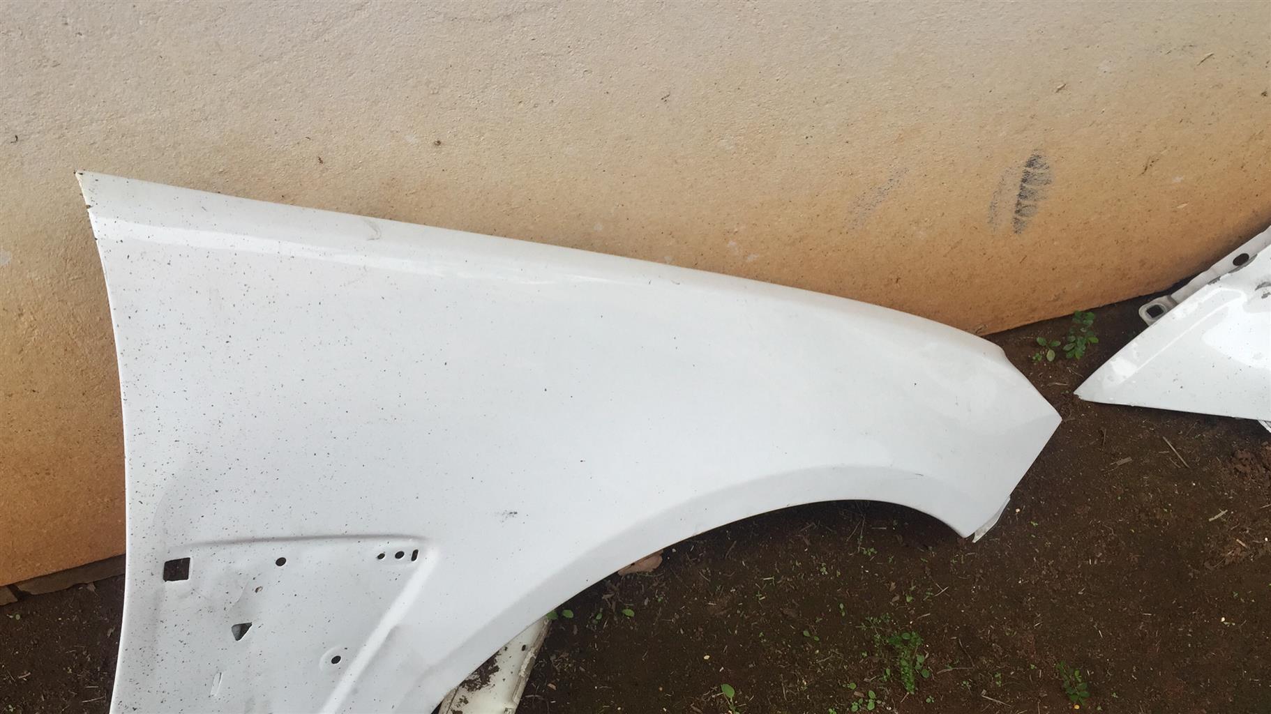 JAGUAR XF FACELIFT AND PREFACELIFT FENDERS - Private Seller JAGUAR XF FACELIFT AND PREFACELIFT FENDERS - Private Seller