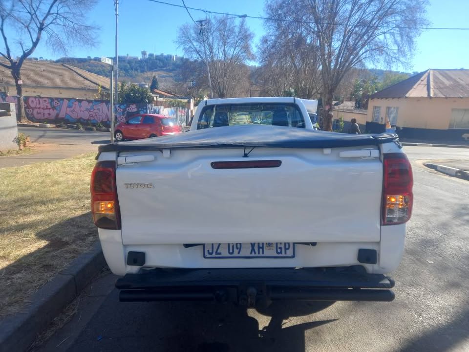 2021 Toyota Hilux Single Cab 2.0 VVTi Petrol, Manual, White, Leather seat