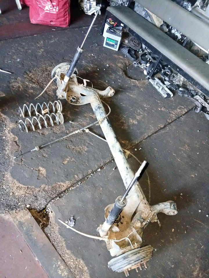 Hyundai venue complete rear suspension - Private Seller Hyundai venue complete rear suspension - Private Seller