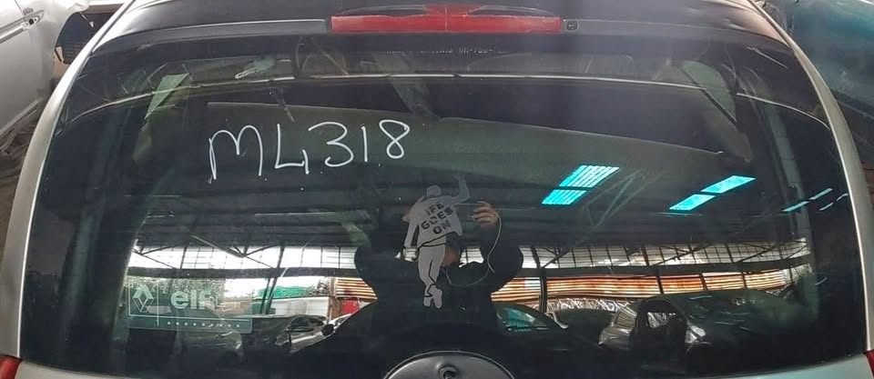 RENAULT CLIO2 REAR WINSCREEN FOR SALE. - Private Seller RENAULT CLIO2 REAR WINSCREEN FOR SALE. - Private Seller