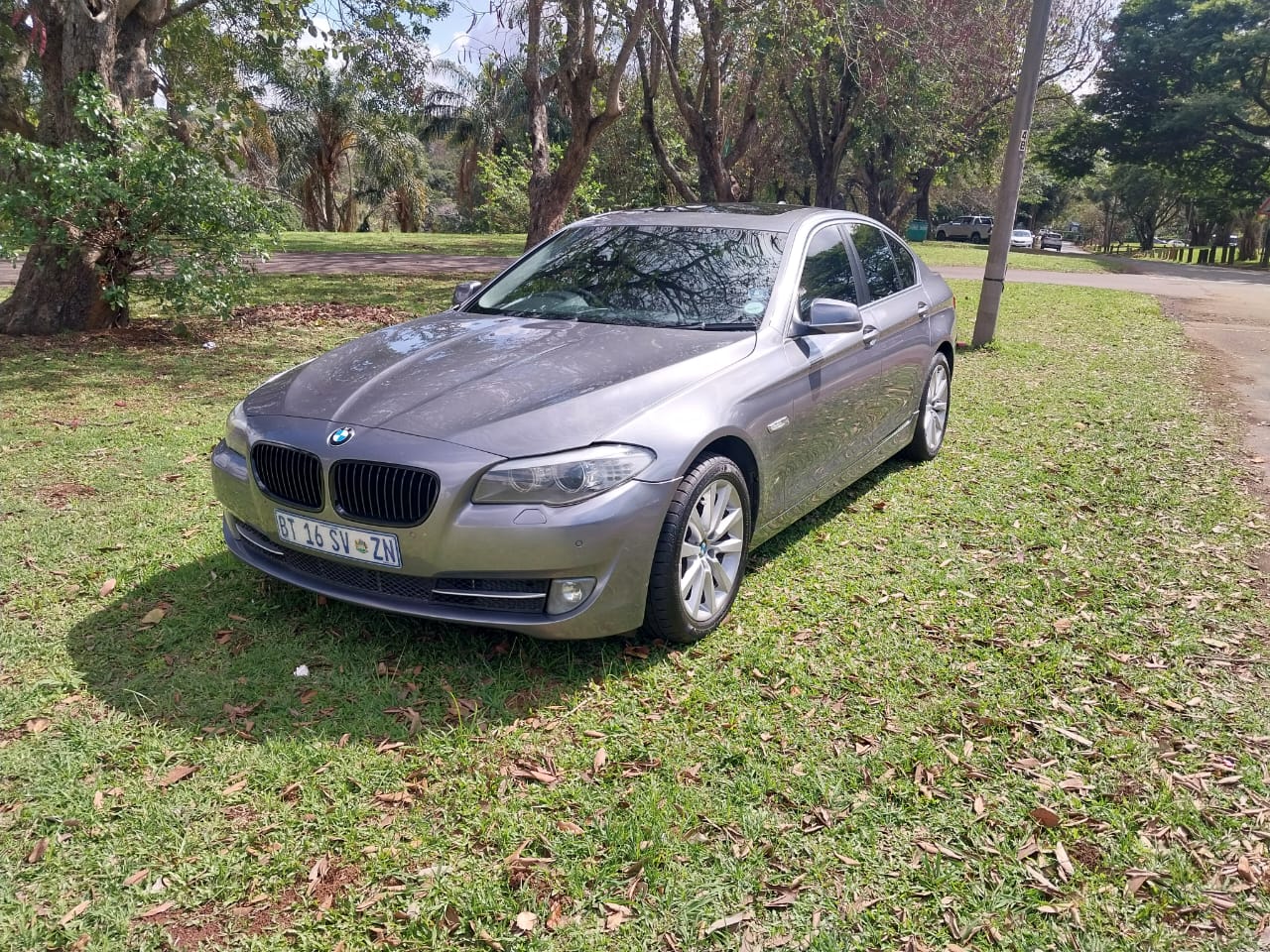 AUTOMATIC 2011 BMW 520d, F10, EXCLUSIVE PACK, with SUNROOF.