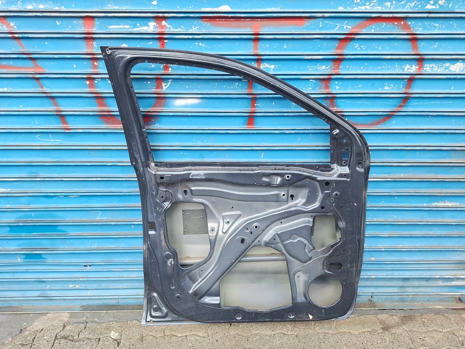 Ford Ranger T7 Bakkie LHS Front Door (2016 - 2022) - Private Seller Ford Ranger T7 Bakkie LHS Front Door (2016 - 2022) - Private Seller