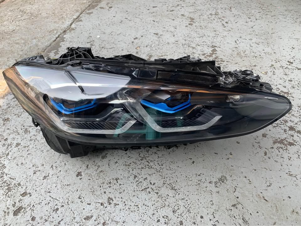 BMW G22 M4 headlight laser